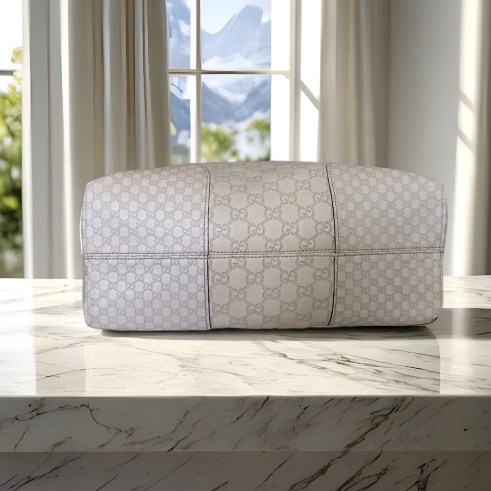 Gucci GG Guccissima Cream Leather Bree Dome Shoulder Bag - Picture 9 of 16